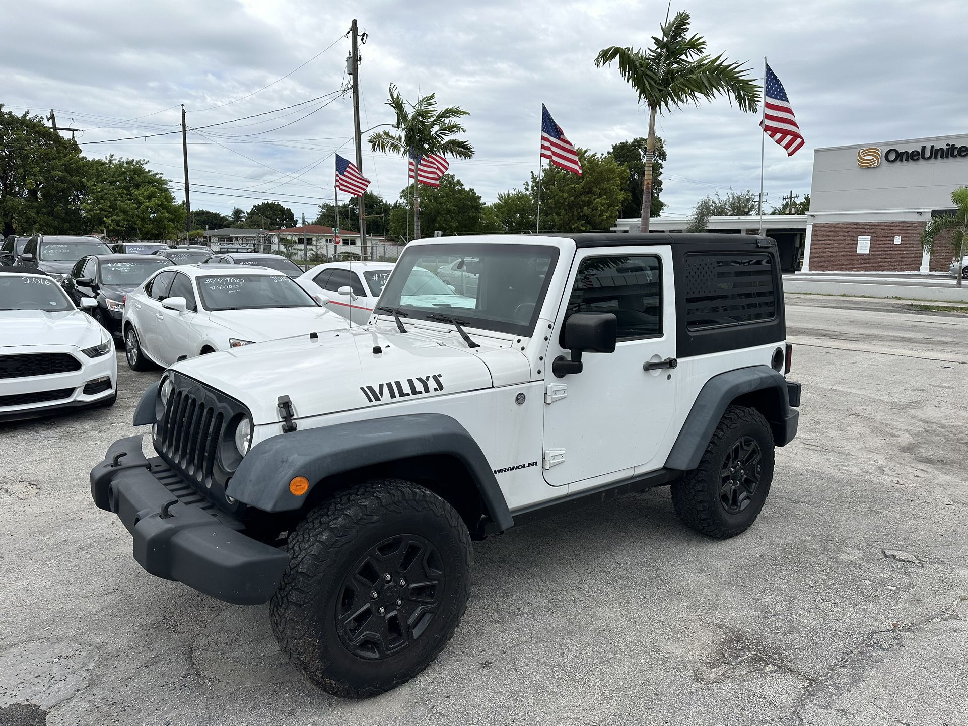 used 2015 jeep wrangler - front view 3